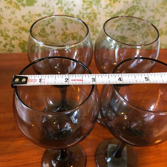 Black Glass Wine Glasses Set of 4 Grey Smoked Glass Free Gift Entertaining - Picture 4 of 8